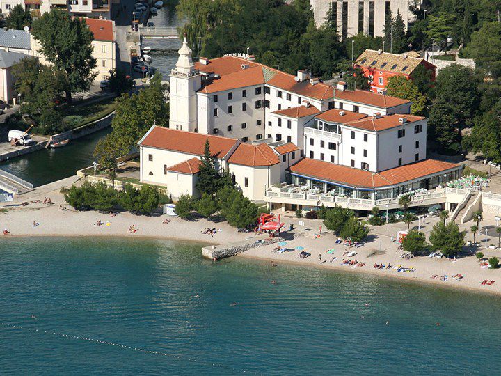 Hotel Kastel تْسْغيكفانِتْسا المظهر الخارجي الصورة
