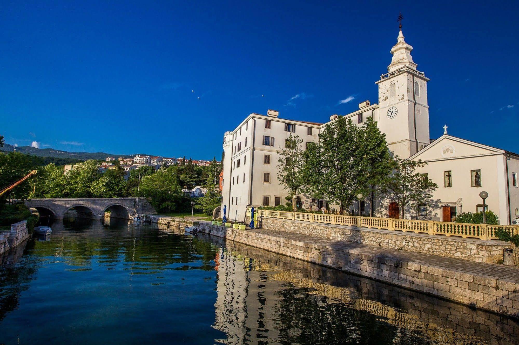 Hotel Kastel تْسْغيكفانِتْسا المظهر الخارجي الصورة