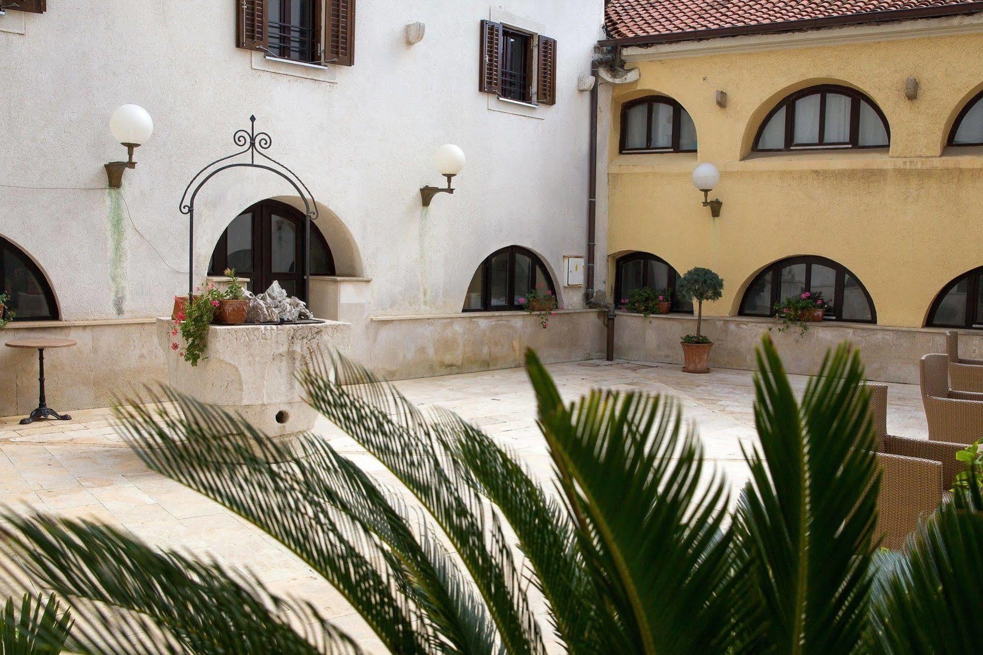 Hotel Kastel تْسْغيكفانِتْسا المظهر الخارجي الصورة
