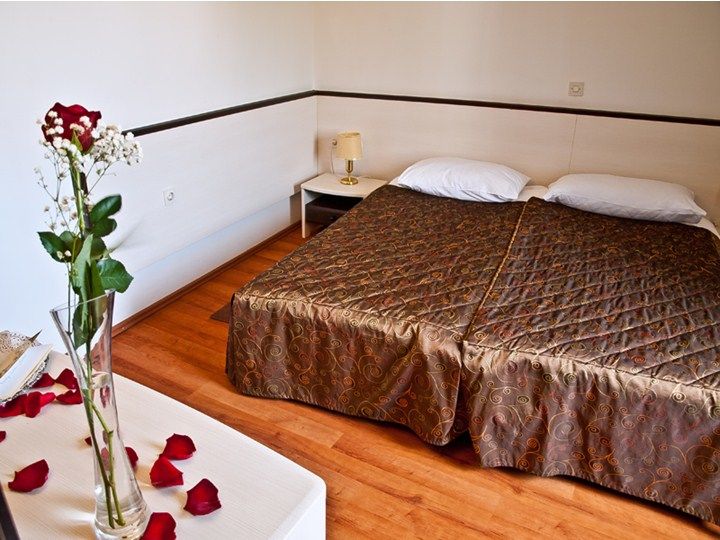Hotel Kastel تْسْغيكفانِتْسا المظهر الخارجي الصورة