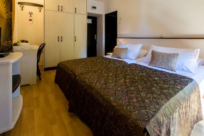 Hotel Kastel تْسْغيكفانِتْسا المظهر الخارجي الصورة