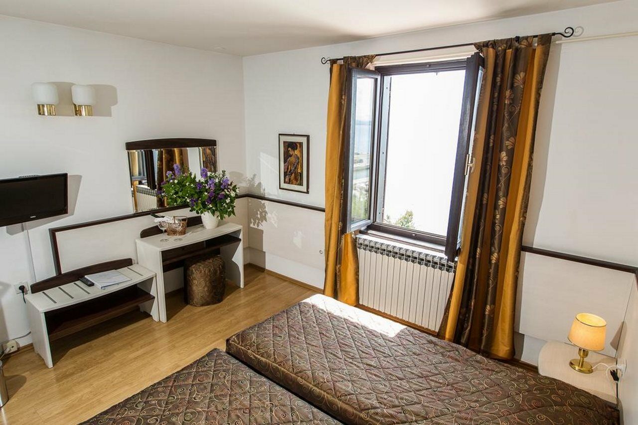 Hotel Kastel تْسْغيكفانِتْسا المظهر الخارجي الصورة